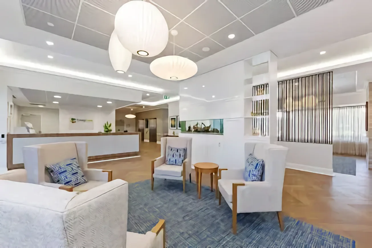 PRINT Craig Care Ascot 01 lg }}