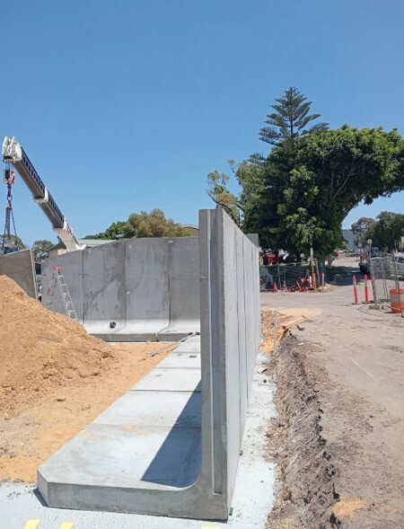 Stirling Ramp precast Image 2 }}