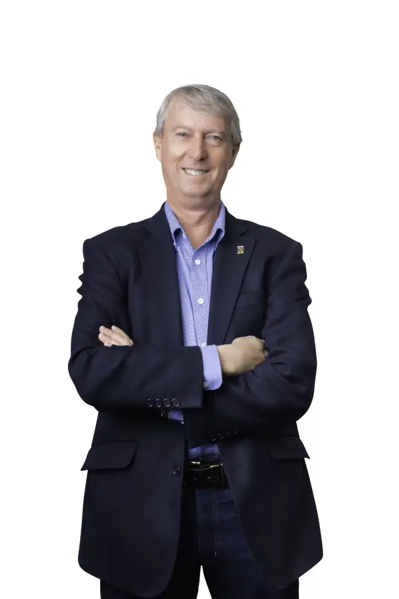 HEADSHOTS 63 800x1200 jpg }}